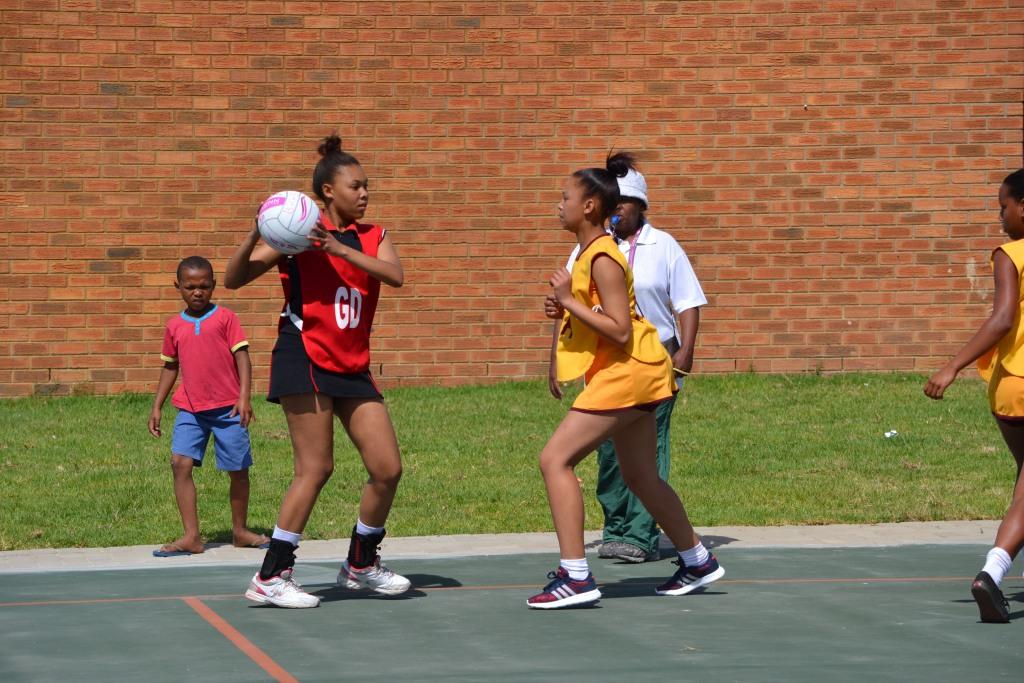 Bernadino Heights Secondary competing against Scottsdene HIgh in netball