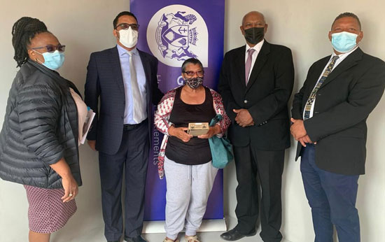 L-R: Chairperson of Standing Committee on Human Settlements in the Western Cape Provincial Parliament Mathlodi Maseko, Minister Tertuis Simmers, Maria Swartz, Executive Mayor Dr Ruben Richard and Councillor John Waldeck