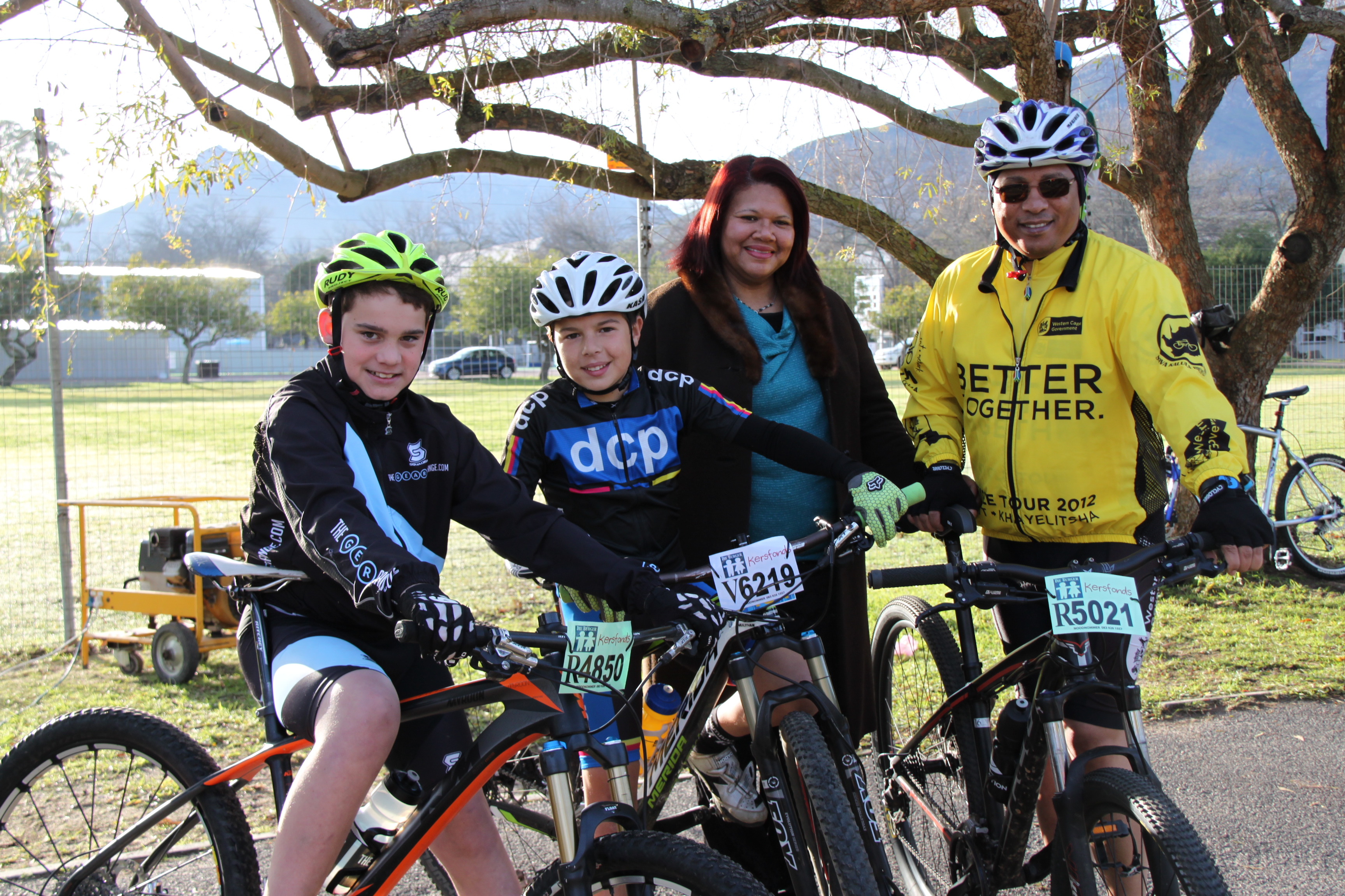 Minister Meyer with his wife, Mrs Faiza Meyer encouraging this young group participating in the 15km challenge