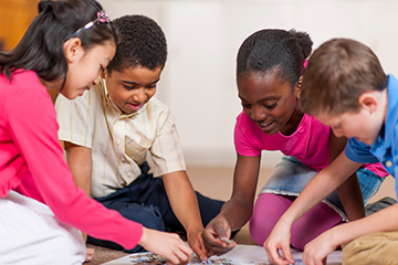 kids building puzzle