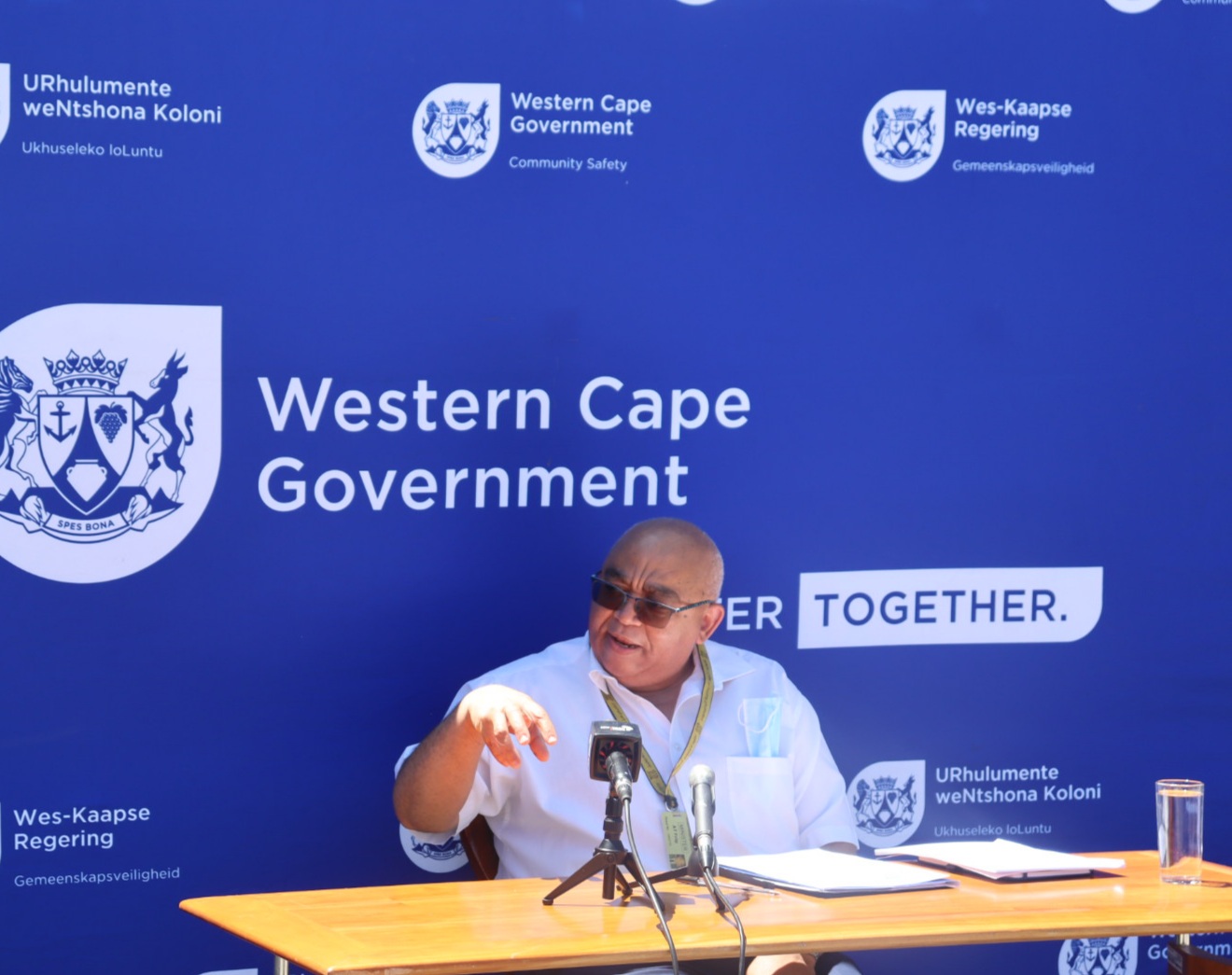 Minister Fritz briefing the media on the SAPS amendment bill