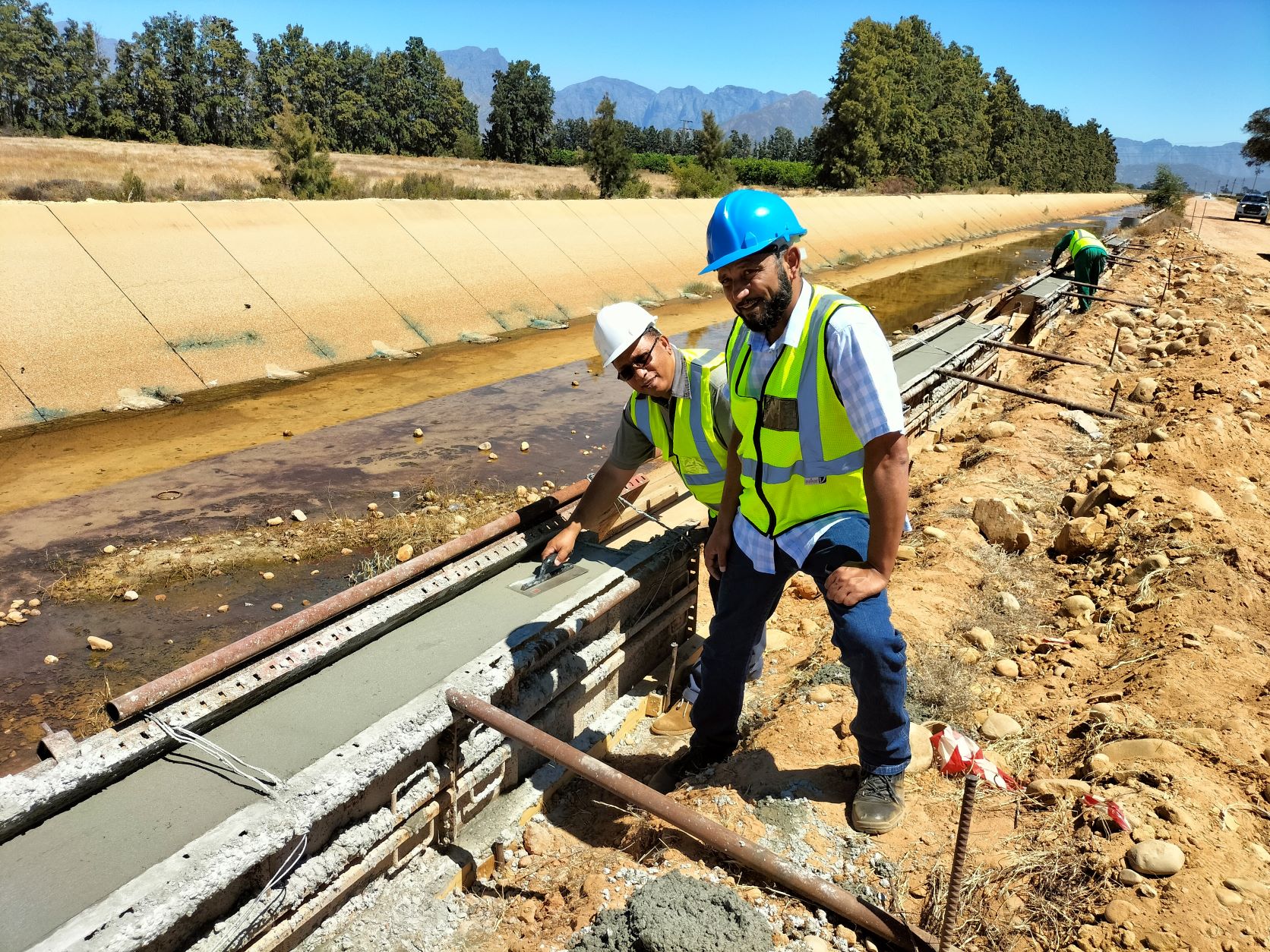 Minister Meyer and Ismail Arendse dws technical services