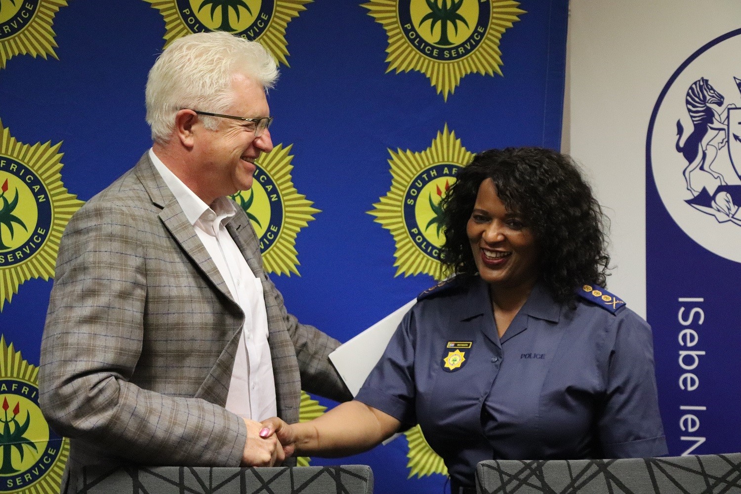 Premier Winde congratulates Lieutenant General Matakata on her appointment.