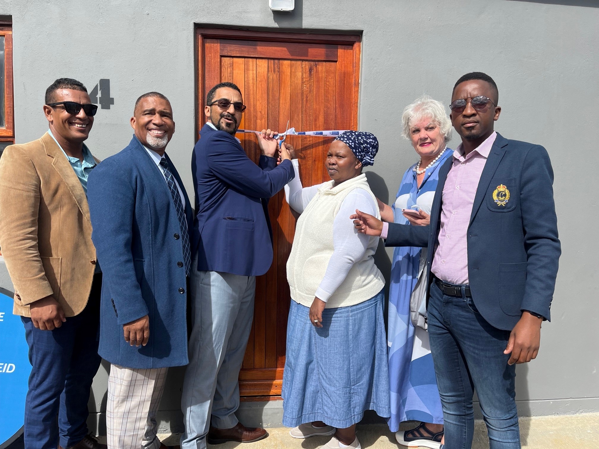 Stephen Williams, Cllr. Ronald Nutt, Provincial Minister Tertuis Simmers, Ms. Nonstika Khumsha, Exec. Mayor Annelie Rabie, and Elderman Lindile Ntsabo.