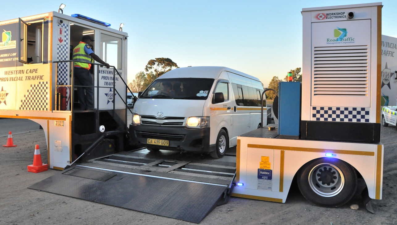 The DTPW mobile weighbridge in operation.