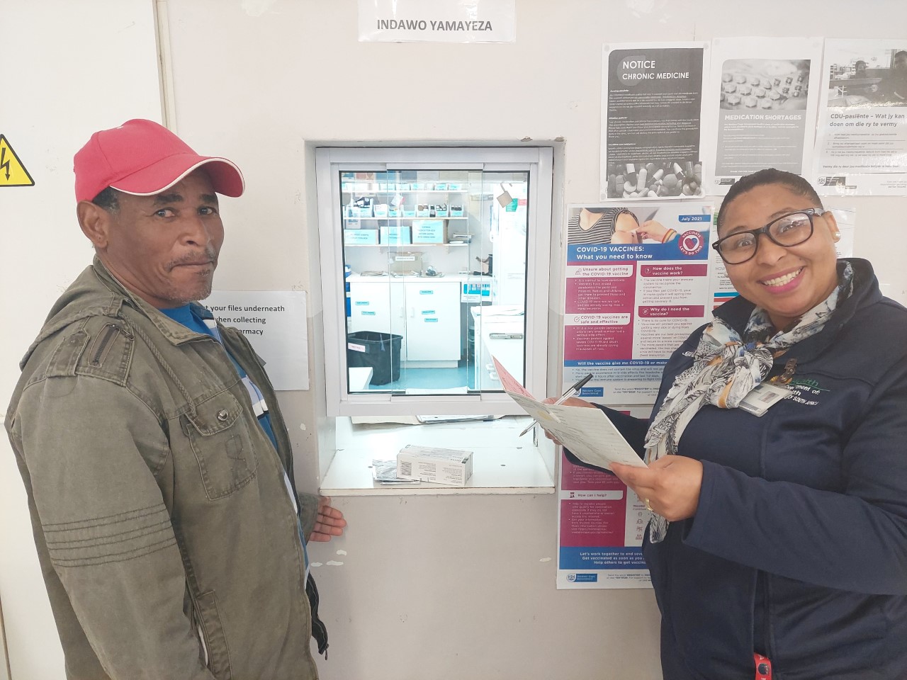 Pharmacist Assistant Shanaaz Prins with Pilisile Thethi